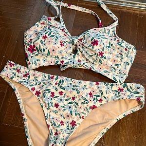 worn one time swim suit kona sol
